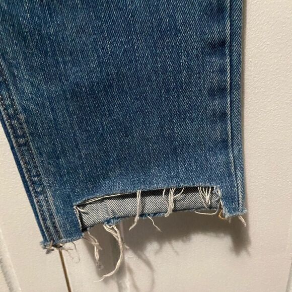 NWT ASOS Denim High Rise Step Hem Mom Jeans Size 28 - Picture 2 of 10